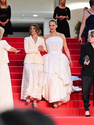 Cannes, 78th Cannes Film Festival 2025 - evening 5 - red carpet of the film Die, My Love Cannes, 78th Cannes Film Festival 2025 - evening 5 - red carpet of the film Die My Love - In the photo: Justine Ciarrocchi, Jennifer Lawrence, cannes France  Copyright: xIPA ABACAx