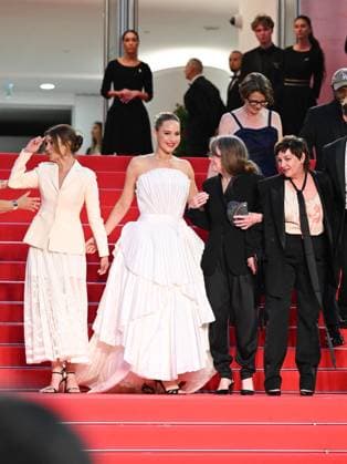 Cannes, 78th Cannes Film Festival 2025 - evening 5 - red carpet of the film Die, My Love Cannes, 78th Cannes Film Festival 2025 - evening 5 - red carpet of the film Die My Love - In the photo: Justine Ciarrocchi, Jennifer Lawrence, Sissy Spacek, Lynne Ramsay cannes France  Copyright: xIPA ABACAx