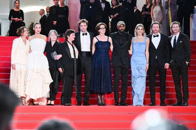 Cannes, 78th Cannes Film Festival 2025 - evening 5 - red carpet of the film Die, My Love Cannes, 78th Cannes Film Festival 2025 - evening 5 - red carpet of the film Die My Love - In the photo: Justine Ciarrocchi, Jennifer Lawrence, Sissy Spacek, Robert Pattinson, Lynne Ramsay, LaKeith Stanfield, Andrea Calderwood, Molly Smith, Trent Luckinbill and Thad Luckinbill cannes France Copyright: xIPA ABACAx