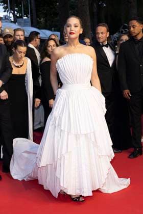 Die My Love red carpet Jennifer Lawrence attends the Die My Love red carpet at the 78th annual Cannes Film Festival at Palais des Festivals on May 17, 2025 in Cannes, France.  Copyright: x Chassery+Courdjix