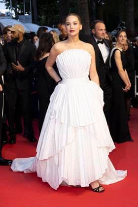 Die My Love red carpet Jennifer Lawrence attends the Die My Love red carpet at the 78th annual Cannes Film Festival at Palais des Festivals on May 17, 2025 in Cannes, France.  Copyright: x Chassery+Courdjix