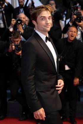 Die My Love red carpet Robert Pattinson attend the Die My Love red carpet at the 78th annual Cannes Film Festival at Palais des Festivals on May 17, 2025 in Cannes, France.  Copyright: x Chassery+Courdjix