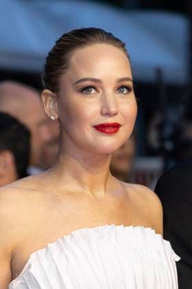 Die My Love red carpet Jennifer Lawrence attends the Die My Love red carpet at the 78th annual Cannes Film Festival at Palais des Festivals on May 17, 2025 in Cannes, France.  Copyright: x Chassery+Courdjix