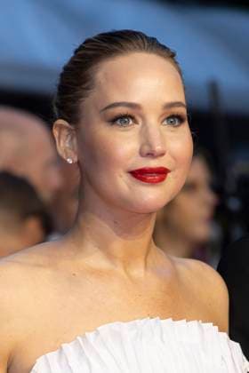 Die My Love red carpet Jennifer Lawrence attends the Die My Love red carpet at the 78th annual Cannes Film Festival at Palais des Festivals on May 17, 2025 in Cannes, France.  Copyright: x Chassery+Courdjix