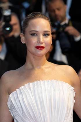 Die My Love red carpet Jennifer Lawrence attends the Die My Love red carpet at the 78th annual Cannes Film Festival at Palais des Festivals on May 17, 2025 in Cannes, France.  Copyright: x Chassery+Courdjix