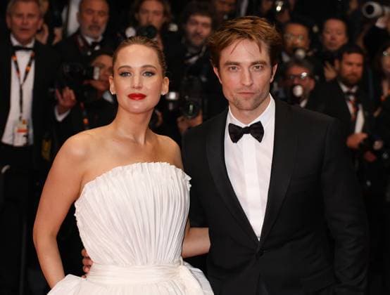 78eme Festival International du Film de Cannes Montée des marches du film Die my love 78th Cannes Film Festival Red carpet of the film Die my love Jennifer Lawrence and Robert Pattinson 444527 2025 05 17 Cannes France  Copyright: xIsabellexVautierx xStarfacex STAR_444527_030