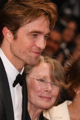 78eme Festival International du Film de Cannes Montée des marches du film Die my love 78th Cannes Film Festival Red carpet of the film Die my love Robert Pattinson and Sissy Spacek 444527 2025 05 17 Cannes France  Copyright: xIsabellexVautierx xStarfacex STAR_444527_032