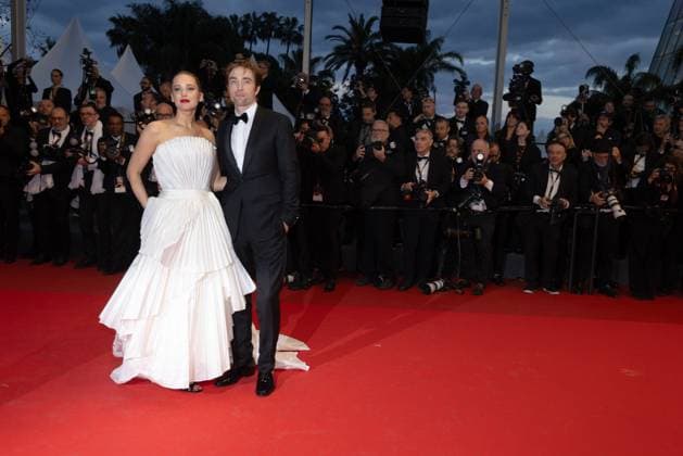 Die My Love Red Carpet - The 78th Annual Cannes Film Festival Jennifer Lawrence (L) and Robert Pattinson attend the Die My Love red carpet during The 78th Annual Cannes Film Festival at Palais des Festivals on May 17, 2025 in Cannes, France.  Copyright: xKazukoxWakayamax