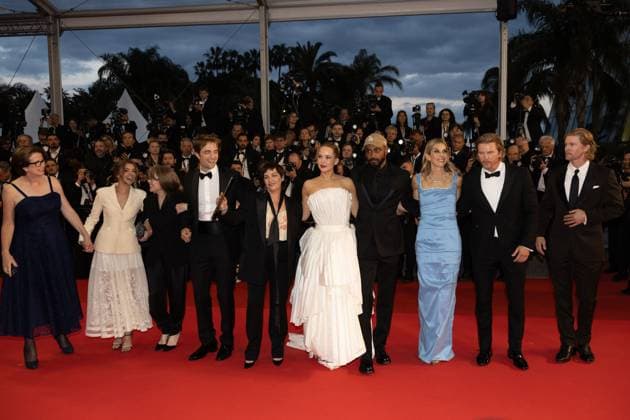 Die, My Love premiere in Cannes Andrea Calderwood, Sissy Spacek, Robert Pattinson, Lynne Ramsay, Jennifer Lawrence, LaKeith Stanfield at the Die, My Love Premiere during the 78th Cannes Film Festival held at Palais des Festivals on May 17, 2025 in Cannes, France. CAP KA Kristina Afanasyeva Cannes Alpes-Maritimes France Copyright: xKristinaxAfanasyeva CapitalxPicturesx