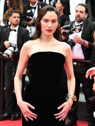 Cannes, 78th Cannes Film Festival 2025 - evening 5 - red carpet of the film Die, My Love Cannes, 78th Cannes Film Festival 2025 - evening 5 - red carpet of the film Die, My Love . In the photo Alexa Chung Cannes France  Copyright: xIPA ABACAx