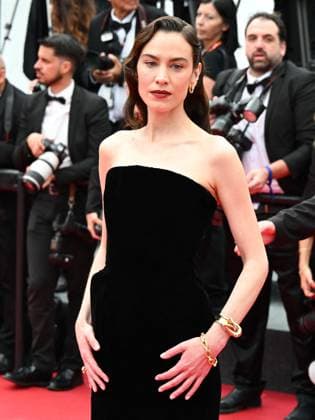Cannes, 78th Cannes Film Festival 2025 - evening 5 - red carpet of the film Die, My Love Cannes, 78th Cannes Film Festival 2025 - evening 5 - red carpet of the film Die, My Love . In the photo Alexa Chung Cannes France  Copyright: xIPA ABACAx