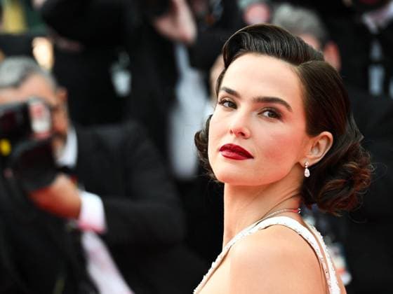 Cannes, 78th Cannes Film Festival 2025 - evening 5 - red carpet of the film Die, My Love Cannes, 78th Cannes Film Festival 2025 - evening 5 - red carpet of the film Die, My Love . In the photo Zoey Deutch Cannes France  Copyright: xIPA ABACAx
