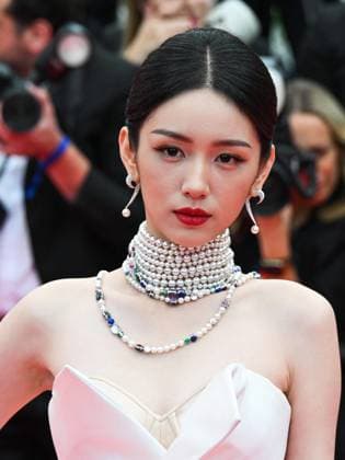 Cannes, 78th Cannes Film Festival 2025 - evening 5 - I Beauty Cannes, 78th Cannes Film Festival 2025 - evening 5 - red carpet of the film Nouvelle Vague - In the photo: Zhou Ye cannes France  Copyright: xIPA ABACAx