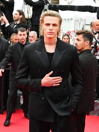 Cannes, 78th Cannes Film Festival 2025 - evening 5 - I Beauty Cannes, 78th Cannes Film Festival 2025 - evening 5 - red carpet of the film Nouvelle Vague In the photo: guest cannes France  Copyright: xIPA ABACAx