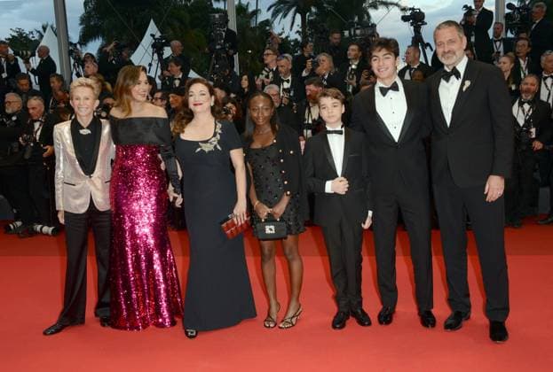 May 17, 2025, Cannes, France: August Miklos Friedrich Hermann, Amaya Josephine Hermann, Mariska Hargitay, Andrew Nicolas Hermann and Peter Hermann attend the Die My Love red carpet at the 78th annual Cannes Film Festival at Palais des Festivals on May 17, 2025 in Cannes, France. Cannes France - ZUMAi09_ 20250517_zaf_i09_037 Copyright: xFrederickxInjimbertx