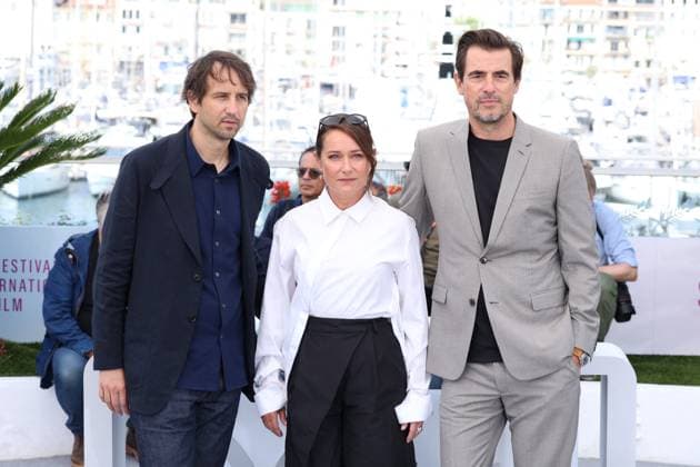 Cannes L inconnu De La Grande Arche Photocall JD Stephane Demoustier, Claes Bang and Marie Gade attend the L inconnu De La Grande Arche Photocall at the 78th annual Cannes Film Festival at Palais des Festivals on May 17, 2025 in Cannes, France. Photo by Jerome Domine ABACAPRESS.COM Cannes France  Copyright: xDominexJerome ABACAx