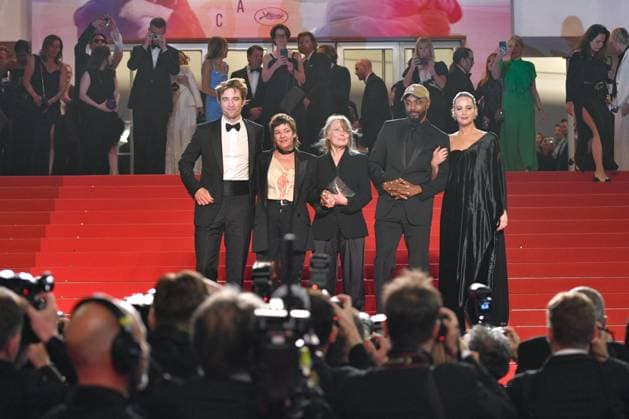 Cannes Exit Die My Love Premiere AM Robert Pattinson, Jennifer Lawrence, Lynne Ramsay, LaKeith Stanfield and Sissy Spacek attending the Die My Love Premiere in Cannes, France on May 17, 2025 as part of the 78th Cannes Film Festival. Photo by Aurore Marechal ABACAPRESS.COM Cannes France  Copyright: xMarechalxAurore ABACAx