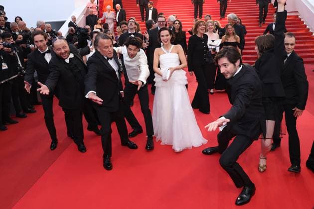 Cannes Nouvelle Vague Screening JD Laurent Petin, Michèle Halberstadt, Aubry Dullin, Zoey Deutch, Richard Linklater and Guillaume Marbeck attending the screening of Nouvelle Vague in Cannes, France on May 17, 2025, as part of the 78th Cannes Film Festival. Photo by Jerome Domine ABACAPRESS.COM Cannes France  Copyright: xDominexJerome ABACAx