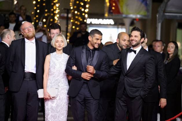 J Montée des marches du film Le roi soleil lors du 78ème Festival International du Film de Cannes Vincent Maël Cardona, Maria de Medeiros, Sofiane Zermani, Toufik Ayadi, Pio Marmaï Montée des marches du film Le roi soleil lors du 78ème Festival International du Film de Cannes, au Palais des Festivals in Cannes On may 17th 2025 Jacovides Moreau Bestimage Red carpet for the movie Le roi soleil during the 78th Cannes International Film Festival at the Palais des Festivals in Cannes, France On may 17th 2025 Cannes France  Copyright: xJACOVIDES-MOREAUx xBESTIMAGExJACOVIDES-MOREAUx xBESTIMAGEx
