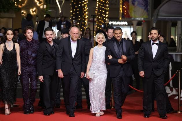 J Montée des marches du film Le roi soleil lors du 78ème Festival International du Film de Cannes Lucie Zhang, Nemo Schiffman, Panayotis Pascot, Vincent Maël Cardona, Maria de Medeiros, Christophe Barral, Sofiane Zermani, Pio Marmaï Montée des marches du film Le roi soleil lors du 78ème Festival International du Film de Cannes, au Palais des Festivals à Cannes On may 17th 2025 Jacovides Moreau Bestimage Red carpet for the movie Le roi soleil during the 78th Cannes International Film Festival at the Palais des Festivals in Cannes, France On may 17th 2025 Cannes France  Copyright: xJACOVIDES-MOREAUx xBESTIMAGExJACOVIDES-MOREAUx xBESTIMAGEx