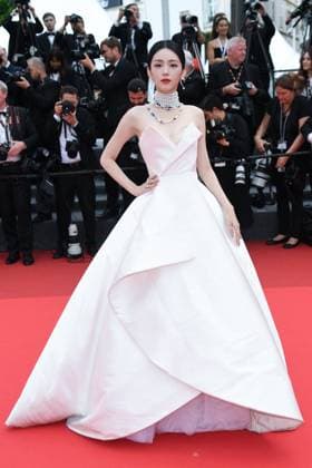Cannes Nouvelle Vague Premiere AM Zhou Ye attending the Nouvelle Vague (New Wave) Premiere in Cannes, France on May 17, 2025 as part of the 78th Cannes Film Festival. Photo by Aurore Marechal ABACAPRESS.COM Cannes France  Copyright: xMarechalxAurore ABACAx