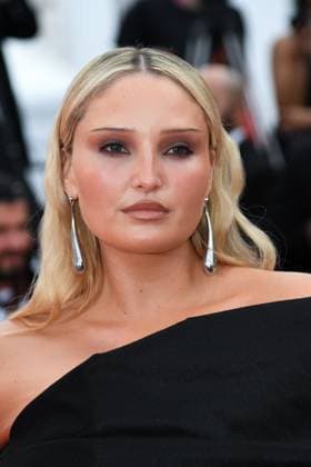Cannes Nouvelle Vague Premiere AM Riley Hemson attending the Nouvelle Vague (New Wave) Premiere in Cannes, France on May 17, 2025 as part of the 78th Cannes Film Festival. Photo by Aurore Marechal ABACAPRESS.COM Cannes France  Copyright: xMarechalxAurore ABACAx