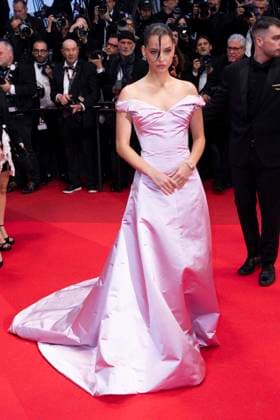 Die My Love Red Carpet - The 78th Annual Cannes Film Festival Barbara Palvin during the Die My Love red carpet at the 78th annual Cannes Film Festival at Palais des Festivals on May 17, 2025 in Cannes, France. Cannes France  Copyright: xDanielexCifalÃ x originalFilename: cifala-notitle250517_npmjZ.jpg