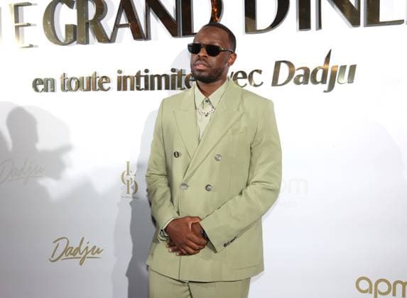 Internationale Filmfestspiele von Cannes, Le Grand Diner-Dadju LE GRAND DÃŽNER-DADJU Dadju Djuna Nsungula, dit Dadju, Photocall pour la SoirÃ e du Grand Diner, au Beach Club du Carlton, en prÃ sence de Dadju. France , Cannes le 18 mai 2025  Copyright: xDFYx