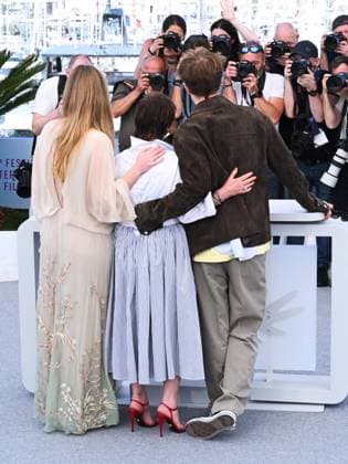 Cannes, 78th Cannes Film Festival 2025 - day 5 - Photocall of the film Die My Love Cannes, 78th Cannes Film Festival 2025 - day 5 - Photocall of the film Die My Love . In the photo Jennifer Lawrence, Lynne Ramsay Robert Pattinson Cannes France France  Copyright: xIPA ABACAx
