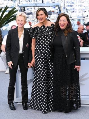Cannes, 78th Cannes Film Festival 2025 - day 6 - Photocall of the film My Mom Jayne: A Film By Mariska Hargitay Cannes, 78th Cannes Film Festival 2025 - day 6 - Photocall of the film My Mom Jayne: A Film By Mariska Hargitay . In the photo Lauran Bromley, Mariska Hargitay, Trish Adlesic Cannes France France  Copyright: xIPA ABACAx