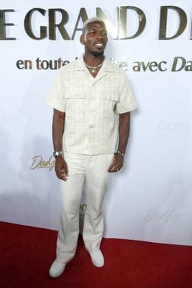 Le Grand Diner en toute intimite avec Dadju Paul Pogba at the photocall of Le Grand Diner en toute intimite with Dadju on the beach of the Carlton Hotel during the 78th Cannes International Film Festival, France, May 17, 2025 Lionel Urman Bestimage  Copyright: xLIONELxURMANxx xBESTIMAGExLIONELxURMANxx xBESTIMAGEx