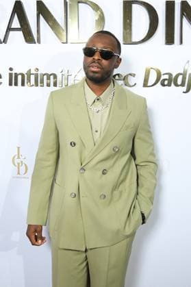 Grand Diner en toute intimite avec Dadju Dadju Djuna at the photocall of her Grand Diner en toute intimite with Dadju on the beach of the Carlton Hotel during the 78th Cannes International Film Festival, France, May 17, 2025 Lionel Urman Bestimage  Copyright: xLIONELxURMANxx xBESTIMAGExLIONELxURMANxx xBESTIMAGEx