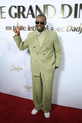 Grand Diner en toute intimite avec Dadju Dadju Djuna at the photocall of her Grand Diner en toute intimite with Dadju on the beach of the Carlton Hotel during the 78th Cannes International Film Festival, France, May 17, 2025 Lionel Urman Bestimage  Copyright: xLIONELxURMANxx xBESTIMAGExLIONELxURMANxx xBESTIMAGEx