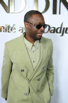 Grand Diner en toute intimite avec Dadju Dadju Djuna at the photocall of her Grand Diner en toute intimite with Dadju on the beach of the Carlton Hotel during the 78th Cannes International Film Festival, France, May 17, 2025 Lionel Urman Bestimage  Copyright: xLIONELxURMANxx xBESTIMAGExLIONELxURMANxx xBESTIMAGEx