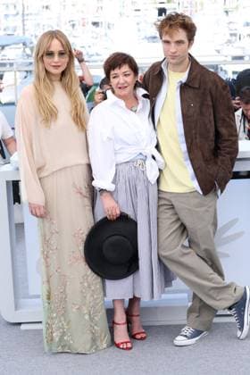 Cannes - Die My Love Photocall Jennifer Lawrence, Lynne Ramsay, Robert Pattinson posing during the Die My Love photocall at the 78th annual Cannes Film Festival at Palais des Festivals on May 18, 2025 in Cannes, France. Photo by Jerome Domine ABACAPRESS.COM Cannes France  Copyright: xDominexJerome ABACAx