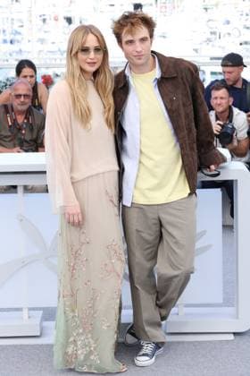 Cannes - Die My Love Photocall Jennifer Lawrence and Robert Pattinson posing during the Die My Love photocall at the 78th annual Cannes Film Festival at Palais des Festivals on May 18, 2025 in Cannes, France. Photo by Jerome Domine ABACAPRESS.COM Cannes France  Copyright: xDominexJerome ABACAx