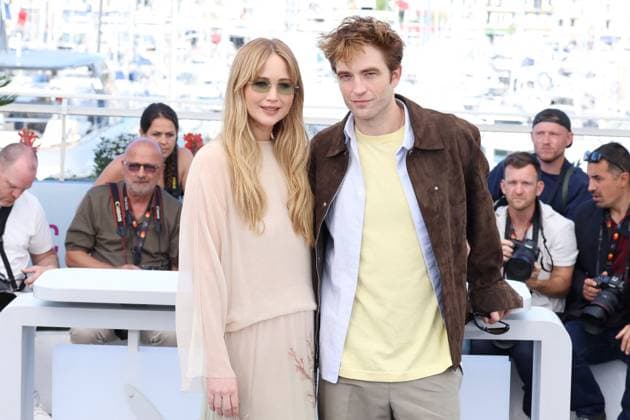 Cannes - Die My Love Photocall Jennifer Lawrence and Robert Pattinson posing during the Die My Love photocall at the 78th annual Cannes Film Festival at Palais des Festivals on May 18, 2025 in Cannes, France. Photo by Jerome Domine ABACAPRESS.COM Cannes France  Copyright: xDominexJerome ABACAx