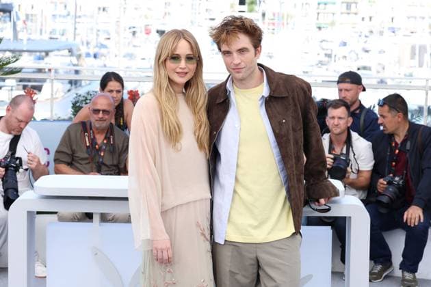 Cannes - Die My Love Photocall Jennifer Lawrence and Robert Pattinson posing during the Die My Love photocall at the 78th annual Cannes Film Festival at Palais des Festivals on May 18, 2025 in Cannes, France. Photo by Jerome Domine ABACAPRESS.COM Cannes France  Copyright: xDominexJerome ABACAx