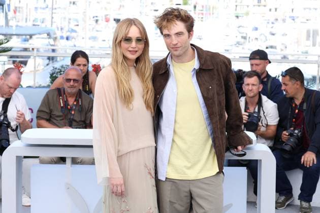 Cannes - Die My Love Photocall Jennifer Lawrence and Robert Pattinson posing during the Die My Love photocall at the 78th annual Cannes Film Festival at Palais des Festivals on May 18, 2025 in Cannes, France. Photo by Jerome Domine ABACAPRESS.COM Cannes France  Copyright: xDominexJerome ABACAx