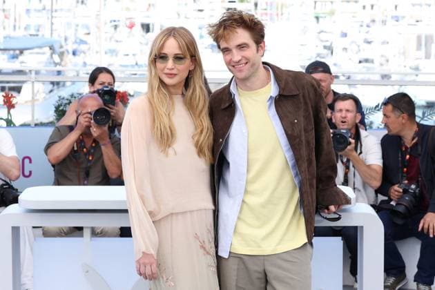 Cannes - Die My Love Photocall Jennifer Lawrence and Robert Pattinson posing during the Die My Love photocall at the 78th annual Cannes Film Festival at Palais des Festivals on May 18, 2025 in Cannes, France. Photo by Jerome Domine ABACAPRESS.COM Cannes France  Copyright: xDominexJerome ABACAx