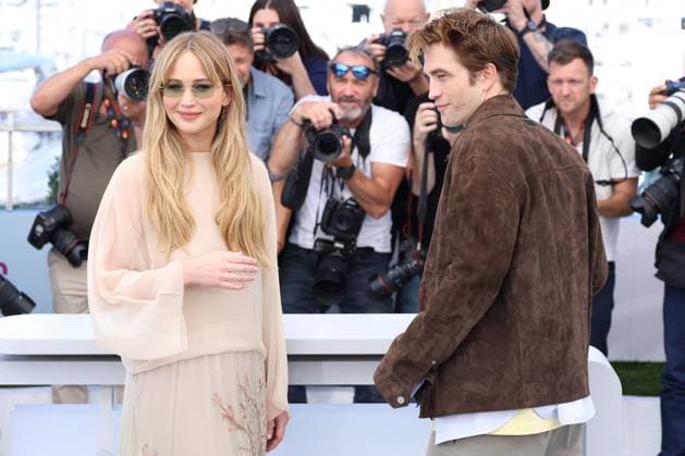 Cannes - Die My Love Photocall Jennifer Lawrence and Robert Pattinson posing during the Die My Love photocall at the 78th annual Cannes Film Festival at Palais des Festivals on May 18, 2025 in Cannes, France. Photo by Jerome Domine ABACAPRESS.COM Cannes France  Copyright: xDominexJerome ABACAx