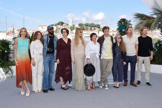 Molly Smith, Justine Ciarrocchi, LaKeith Stanfield, Andrea Calderwood, Jennifer Lawrence, Lynne Ramsay, Robert Pattinson, Sissy Spacek, Trent Luckinbill and Thad Luckinbill at the photocall for the feature film Die, My Love at the Festival de Cannes 2025 78 Cannes International Film Festival at the Palais des Festivals Cannes, 18 05 2025 Foto:xD.xBedrosianx xFuturexImagex die_5506