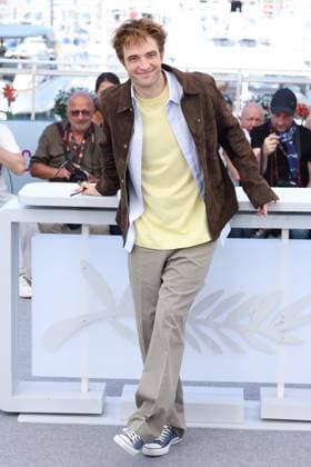 Cannes - Die My Love Photocall Robert Pattinson posing during the Die My Love photocall at the 78th annual Cannes Film Festival at Palais des Festivals on May 18, 2025 in Cannes, France. Photo by Jerome Domine ABACAPRESS.COM Cannes France  Copyright: xDominexJerome ABACAx