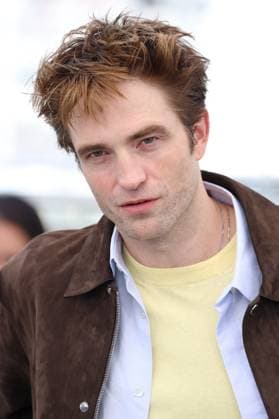 Cannes - Die My Love Photocall Robert Pattinson posing during the Die My Love photocall at the 78th annual Cannes Film Festival at Palais des Festivals on May 18, 2025 in Cannes, France. Photo by Jerome Domine ABACAPRESS.COM Cannes France  Copyright: xDominexJerome ABACAx