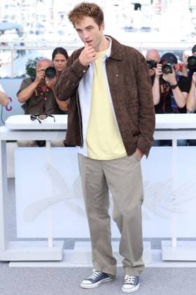 Cannes - Die My Love Photocall Robert Pattinson posing during the Die My Love photocall at the 78th annual Cannes Film Festival at Palais des Festivals on May 18, 2025 in Cannes, France. Photo by Jerome Domine ABACAPRESS.COM Cannes France  Copyright: xDominexJerome ABACAx