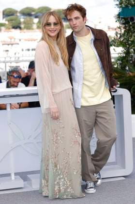 Jennifer Lawrence and Robert Pattinson at the photocall for the movie Die, My Love at the Festival de Cannes 2025 78 Cannes International Film Festival at the Palais des Festivals Cannes, 18 05 2025 Foto:xD.xBedrosianx xFuturexImagex die_5548