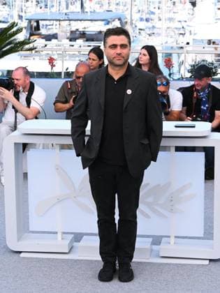 Internationale Filmfestspiele von Cannes, O Riso e a Faca Photocall Cannes, 78th Cannes Film Festival 2025 - day 6 - Photocall of the film O Riso EA Faca (Rest Alone in the Storm). Cannes, 78th Cannes Film Festival 2025 - day 6 - Photocall of the film O Riso EA Faca (Rest Alone in the Storm). In the Photo: Pedro Pinho Cannes France France  Copyright: xIPA ABACAx