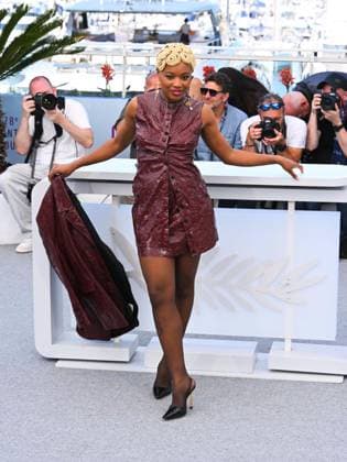 Internationale Filmfestspiele von Cannes, O Riso e a Faca Photocall Cannes, 78th Cannes Film Festival 2025 - day 6 - Photocall of the film O Riso EA Faca (Rest Alone in the Storm). Cannes, 78th Cannes Film Festival 2025 - day 6 - Photocall of the film O Riso EA Faca (Rest Alone in the Storm). In the Photo: Cleo Diára Cannes France France  Copyright: xIPA ABACAx