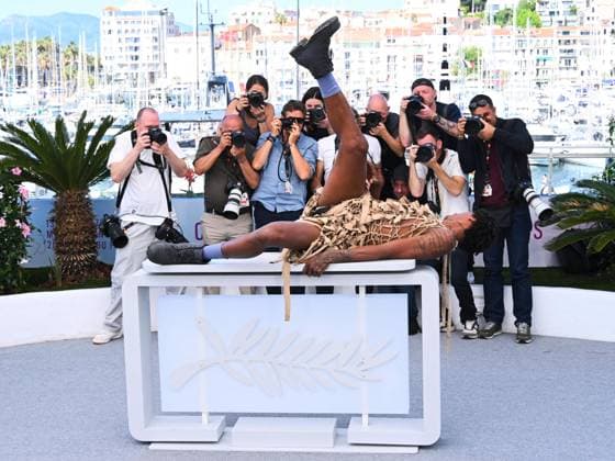 Internationale Filmfestspiele von Cannes, O Riso e a Faca Photocall Cannes, 78th Cannes Film Festival 2025 - day 6 - Photocall of the film O Riso EA Faca (Rest Alone in the Storm). Cannes, 78th Cannes Film Festival 2025 - day 6 - Photocall of the film O Riso EA Faca (Rest Alone in the Storm). In the Photo: Jonathan Guilherme Cannes France France  Copyright: xIPA ABACAx