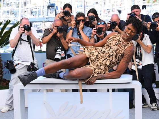 Internationale Filmfestspiele von Cannes, O Riso e a Faca Photocall Cannes, 78th Cannes Film Festival 2025 - day 6 - Photocall of the film O Riso EA Faca (Rest Alone in the Storm). Cannes, 78th Cannes Film Festival 2025 - day 6 - Photocall of the film O Riso EA Faca (Rest Alone in the Storm). In the Photo: Jonathan Guilherme Cannes France France  Copyright: xIPA ABACAx